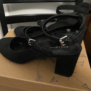 Women’s shoes